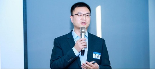 AR輔助現(xiàn)實(shí)未來式 瞄準(zhǔn)ToB工業(yè)深層需求的定制化發(fā)展與計(jì)算機(jī)軟件輔助設(shè)備的研發(fā)路徑